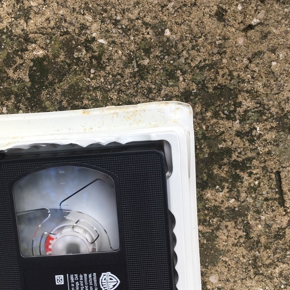 Willy Wonka and the Chocolate Factory VHS - Picture 4 of 7